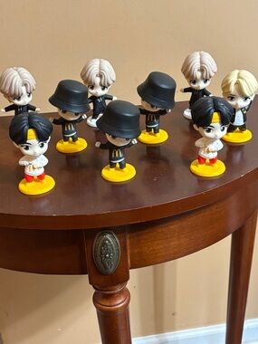 McDonald's Yellow-Base K-Pop Character Figure (Set of 8)